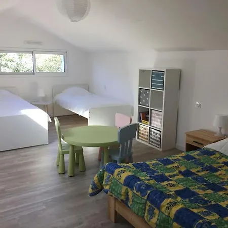 Maison De Proche De La - 1 A 6 Pers. *
