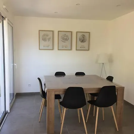 Maison De Proche De La - 1 A 6 Pers. *